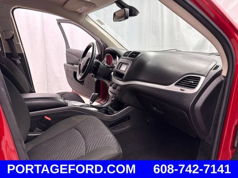Used 2019 Dodge Journey SE FWD image 26