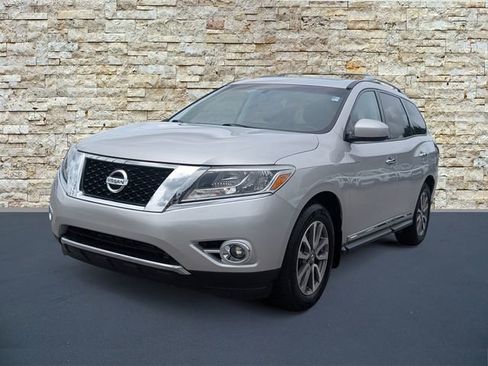 Used 2014 Nissan Pathfinder SL w/ SL Premium Package FWD image 5