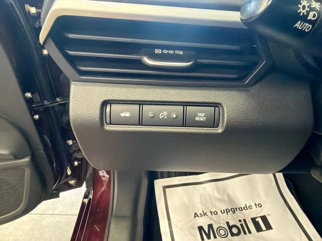 Used 2024 Nissan Altima 2.5 SV FWD image 14
