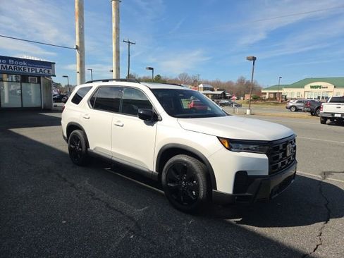 New 2026 Honda Pilot Black Edition image 7