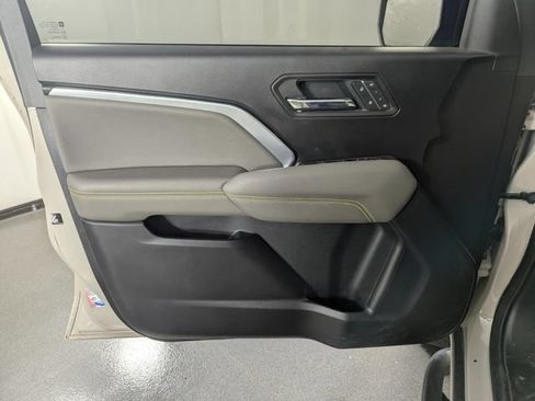 Used 2026 Chevrolet Colorado ZR2 w/ Technology Package AWD/4WD image 9