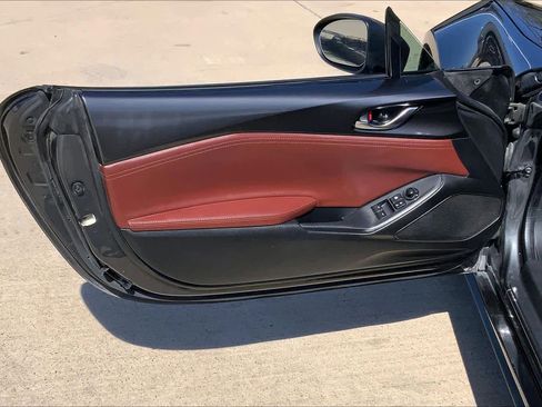 Used 2019 MAZDA MX-5 Miata RF Grand Touring w/ GT-S Package image 17