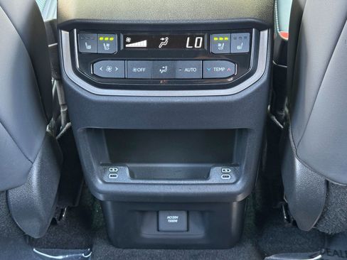 Used 2025 Lexus TX 500h AWD w/ Technology Package image 33