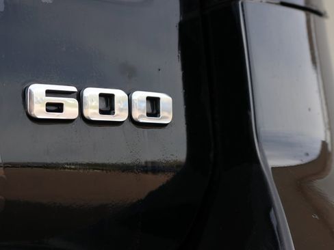 Used 2024 Cadillac Escalade Premium Luxury AWD/4WD image 15