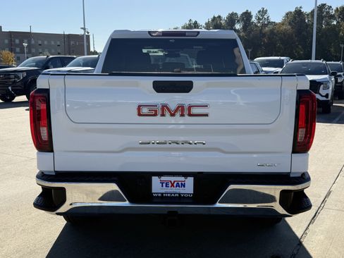 Used 2024 GMC Sierra 1500 SLT image 2