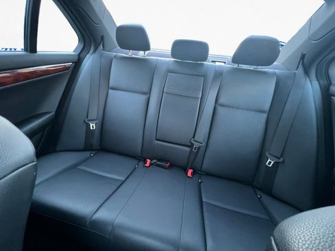 Used 2011 Mercedes-Benz C 300 4MATIC Sedan image 10