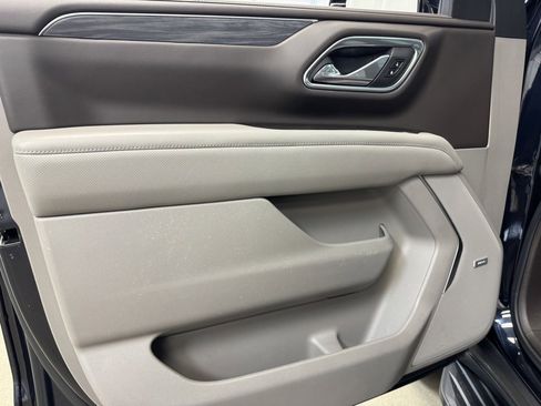 Used 2021 GMC Yukon SLT w/ SLT Premium Package image 8