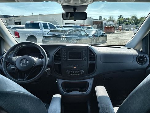 Used 2017 Mercedes-Benz Metris Passenger image 10