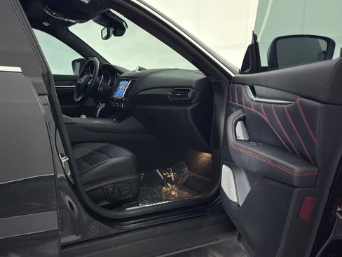 Used 2019 Maserati Levante Trofeo AWD/4WD image 24