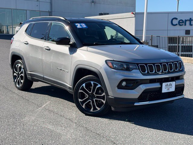 Used 2023 Jeep Compass Limited AWD/4WD image 1