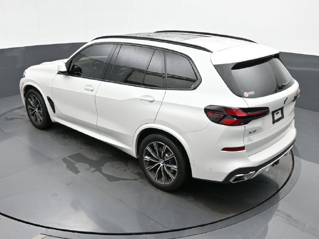 Used 2025 BMW X5 xDrive40i w/ M Sport Package AWD/4WD image 56