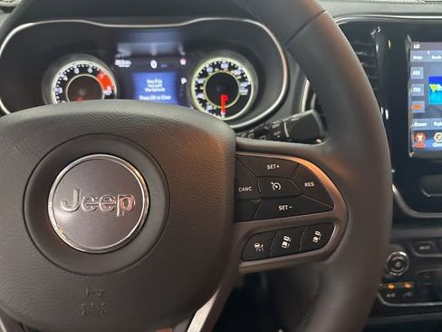 Used 2022 Jeep Cherokee Limited AWD/4WD image 25