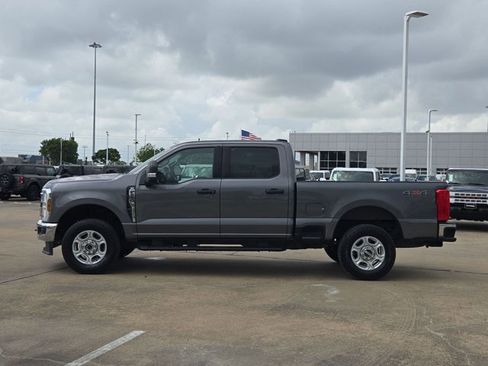 Used 2025 Ford F250 XLT image 9