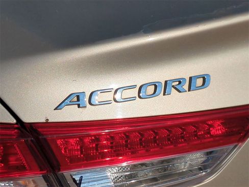 Used 2018 Honda Accord EX-L image 31