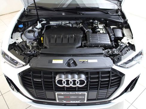 Certified 2025 Audi Q3 2.0T Premium w/ Convenience Package image 17