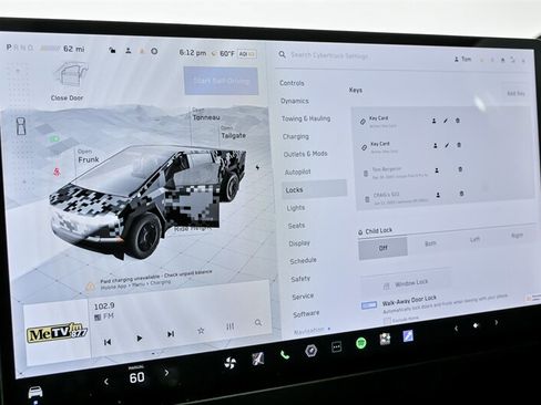 Used 2024 Tesla Cybertruck AWD Crew Cab image 33