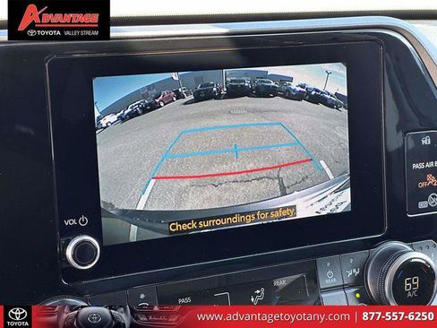 Certified 2025 Toyota Highlander XLE image 34