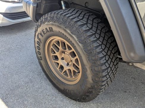 Used 2018 Jeep Wrangler Unlimited Sport S image 8