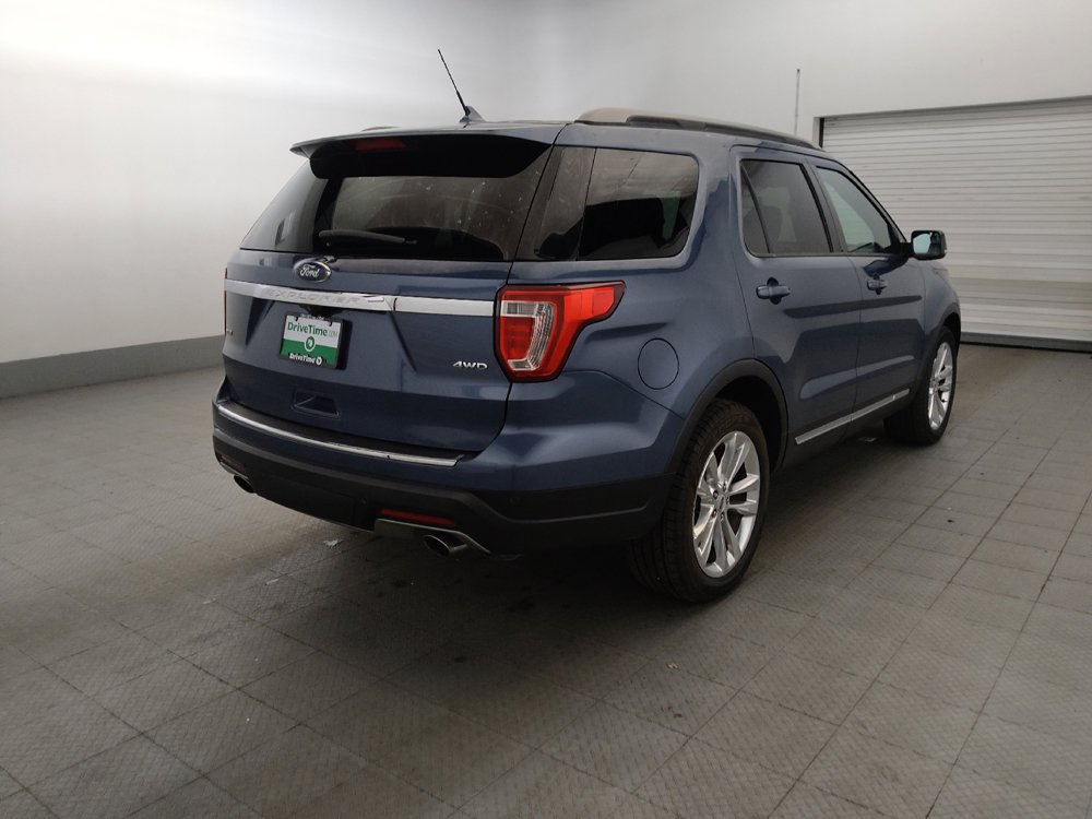 Used 2018 Ford Explorer XLT w/ Equipment Group 201A AWD/4WD image 9