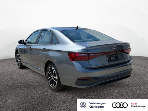 Used 2025 Volkswagen Jetta Sport FWD image 3