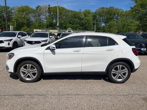 Used 2019 Mercedes-Benz GLA 250 4MATIC image 2