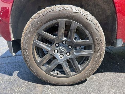Used 2025 Chevrolet Colorado Z71 w/ Z71 Convenience Package 2 AWD/4WD image 9