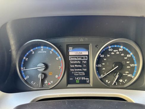 Used 2017 Toyota RAV4 LE image 34