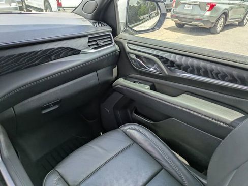 Used 2024 GMC Yukon XL Denali AWD/4WD image 19