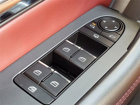 Certified 2025 MAZDA CX-70 Plug-In Hybrid w/ Premium Plus image 22