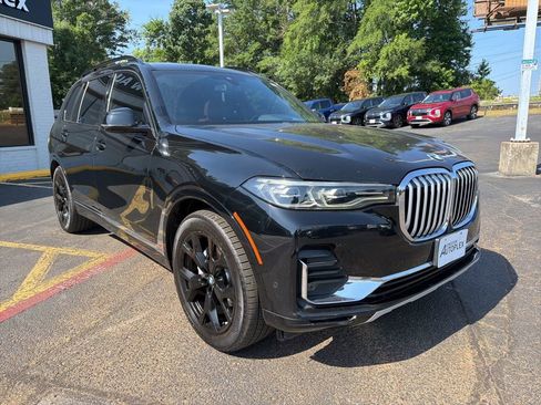 Used 2022 BMW X7 xDrive40i w/ Premium Package AWD/4WD image 4