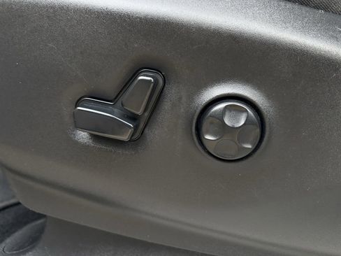 Used 2020 Chrysler Pacifica Limited image 28