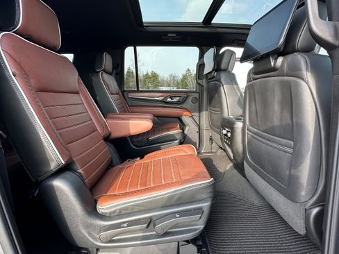 Used 2023 GMC Yukon XL Denali Ultimate image 24