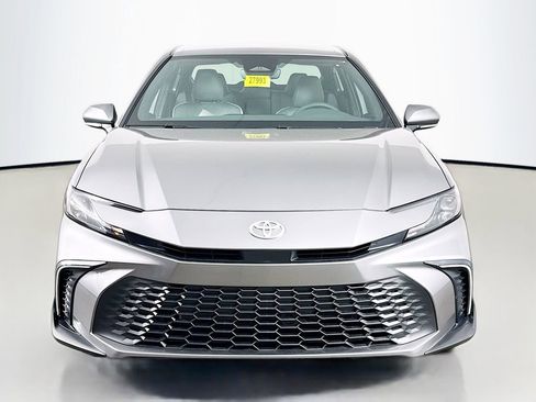 Used 2026 Toyota Camry SE image 2