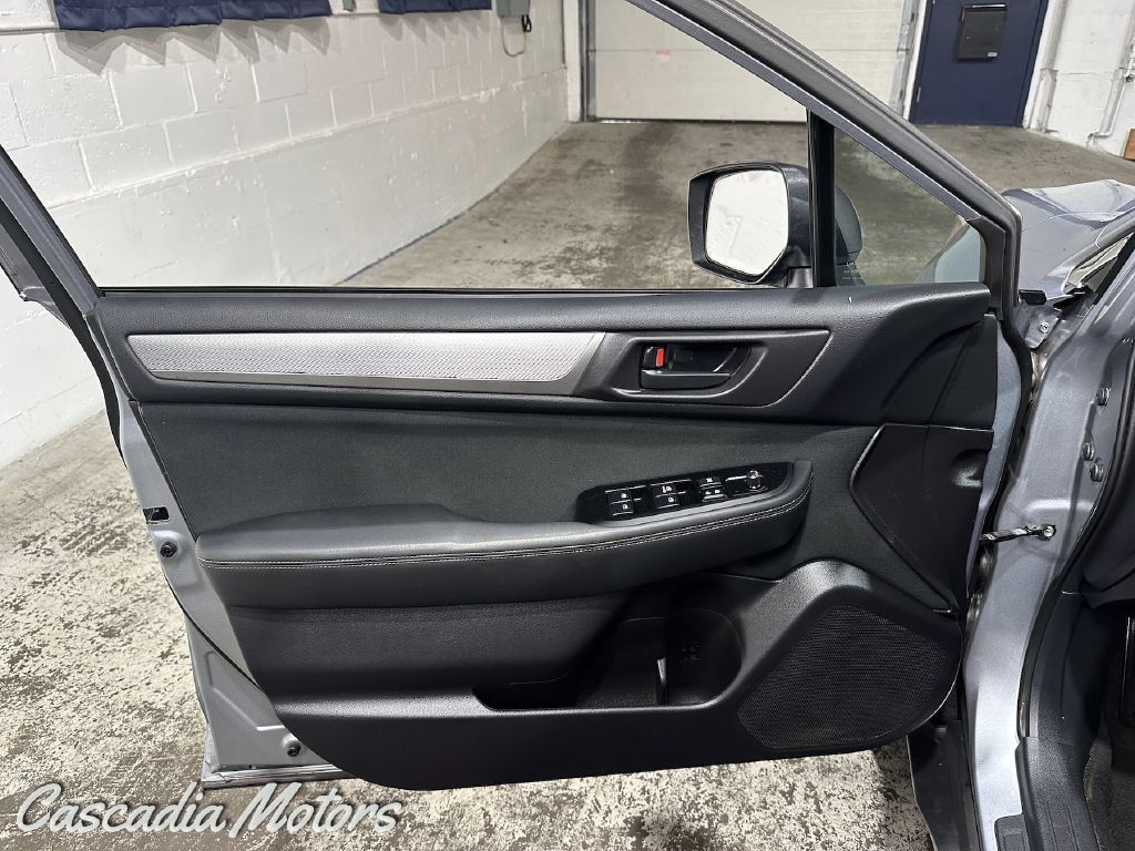 Used 2017 Subaru Outback 2.5i AWD/4WD image 19