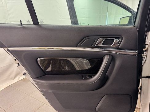 Used 2013 Lincoln MKS AWD image 16