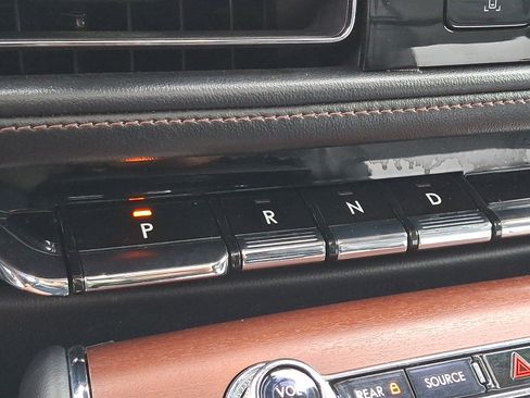 Used 2020 Lincoln Aviator Reserve w/ Equipment Group 202A AWD/4WD image 17