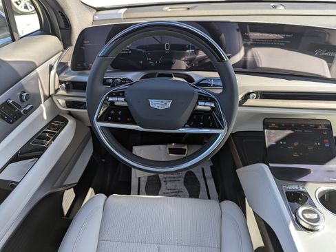 New 2026 Cadillac Vistiq Sport image 16