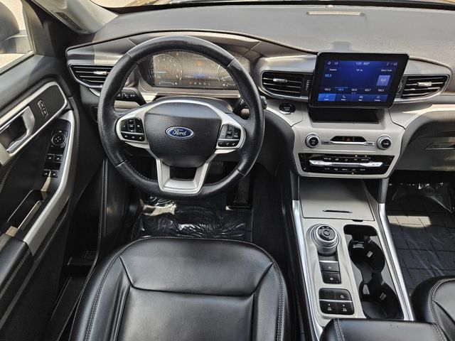 Used 2023 Ford Explorer XLT w/ Equipment Group 202A RWD image 29