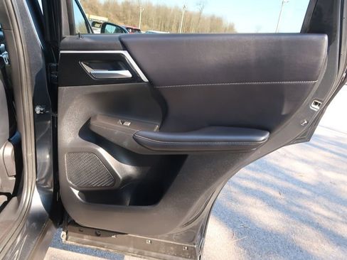 Used 2024 Mitsubishi Outlander image 19