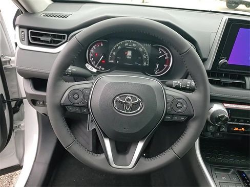 Used 2025 Toyota RAV4 XLE image 13