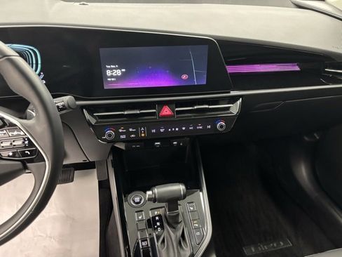 Used 2023 Kia Niro EX image 20