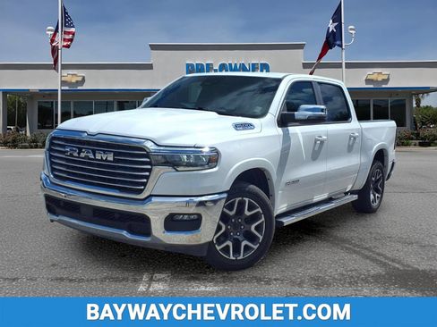 Used 2025 RAM 1500 Laramie AWD/4WD image 1