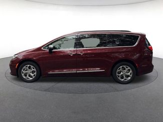 Used 2023 Chrysler Pacifica Limited video 2