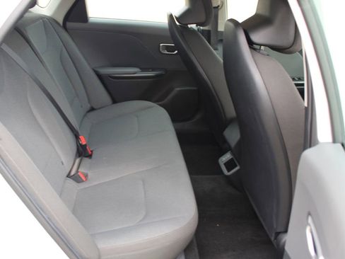 Used 2025 Kia K4 FWD image 9