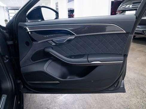 Used 2025 Audi S8 image 26