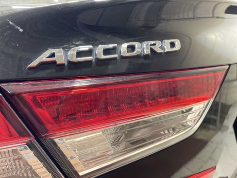 Used 2022 Honda Accord Touring image 7