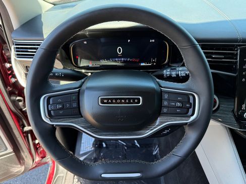 Used 2022 Jeep Wagoneer Series III AWD/4WD image 14