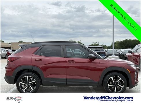 Used 2023 Chevrolet TrailBlazer RS w/ Convenience Package FWD image 3
