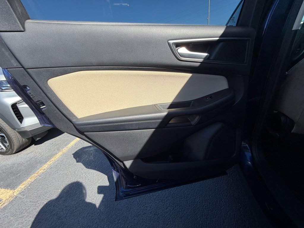 Used 2016 Ford Edge SE FWD image 13