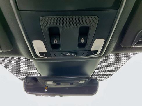 Used 2025 Honda Pilot TrailSport image 24